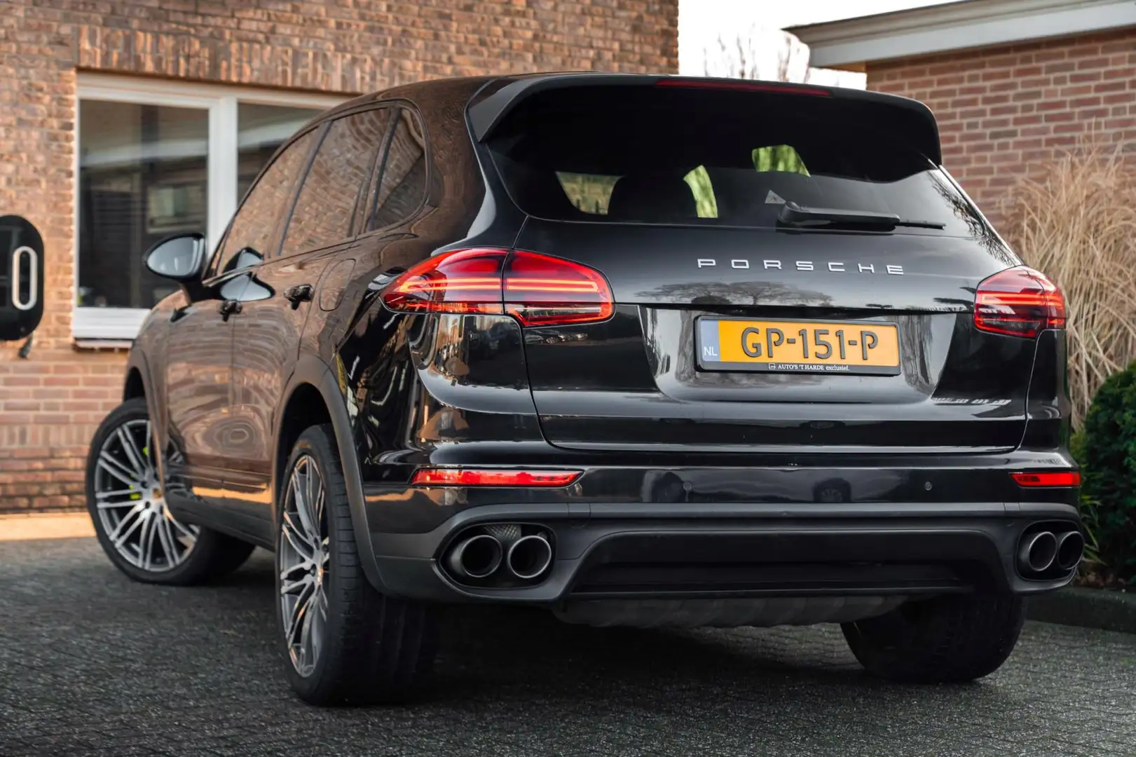 Porsche Cayenne 3.0 S E-Hybrid 416 PK Luchtvering Leder Camera Bos Schwarz - 2