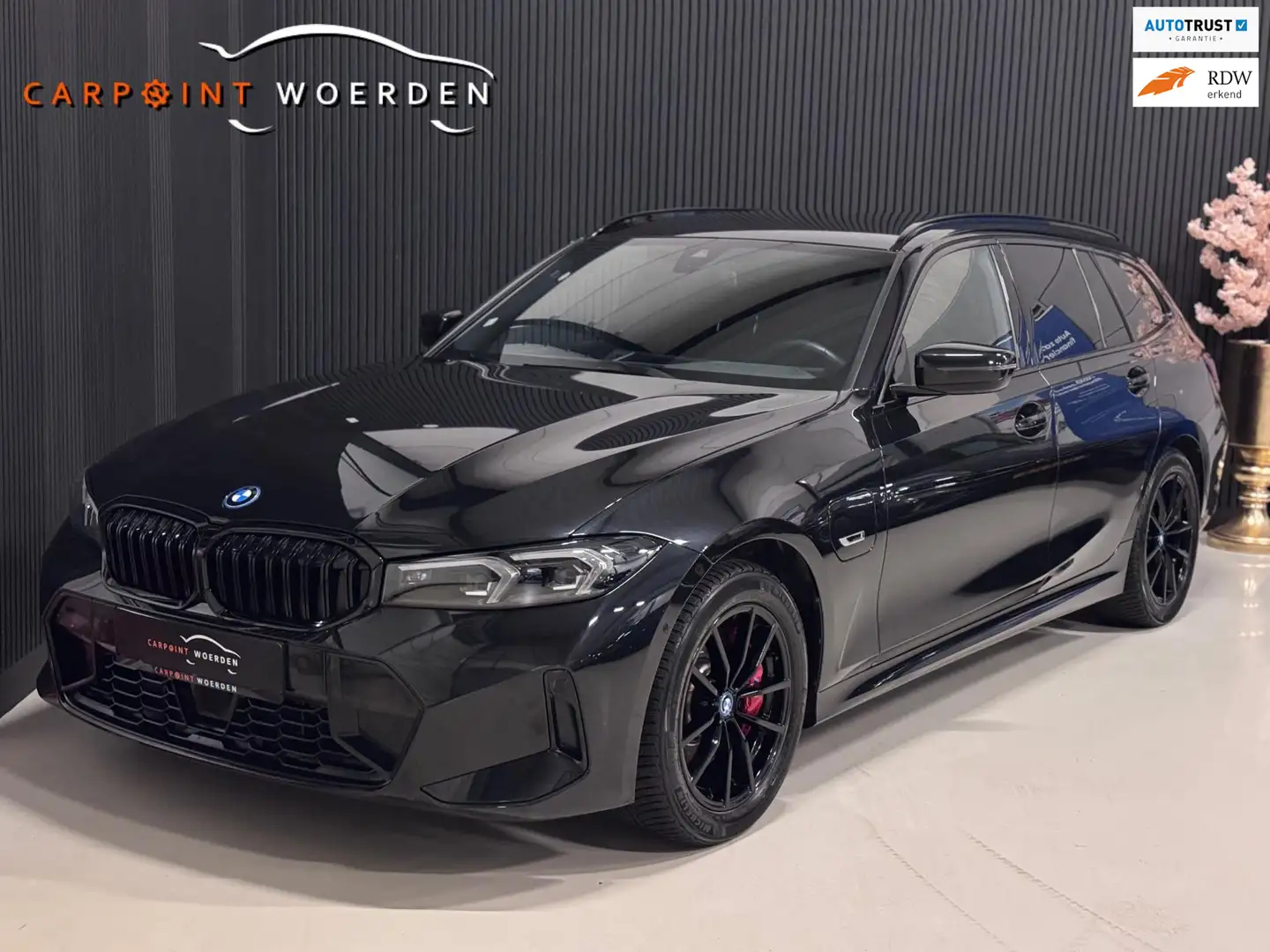 BMW 330 3-serie Touring 330e M-SPORT | CARBON | LASERLIGHT Schwarz - 1