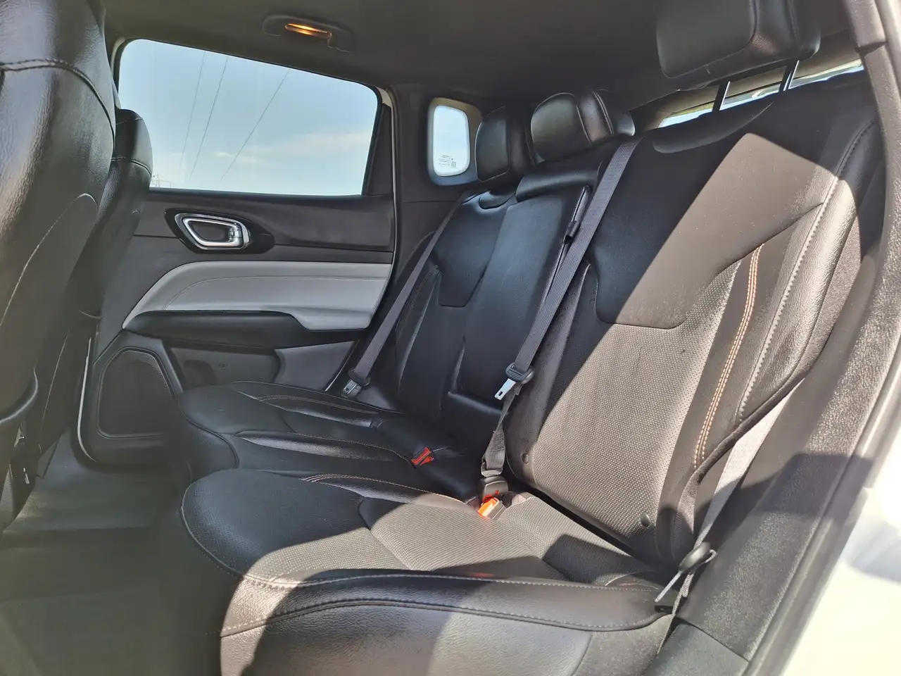 Jeep Compass photo Jeep Compass