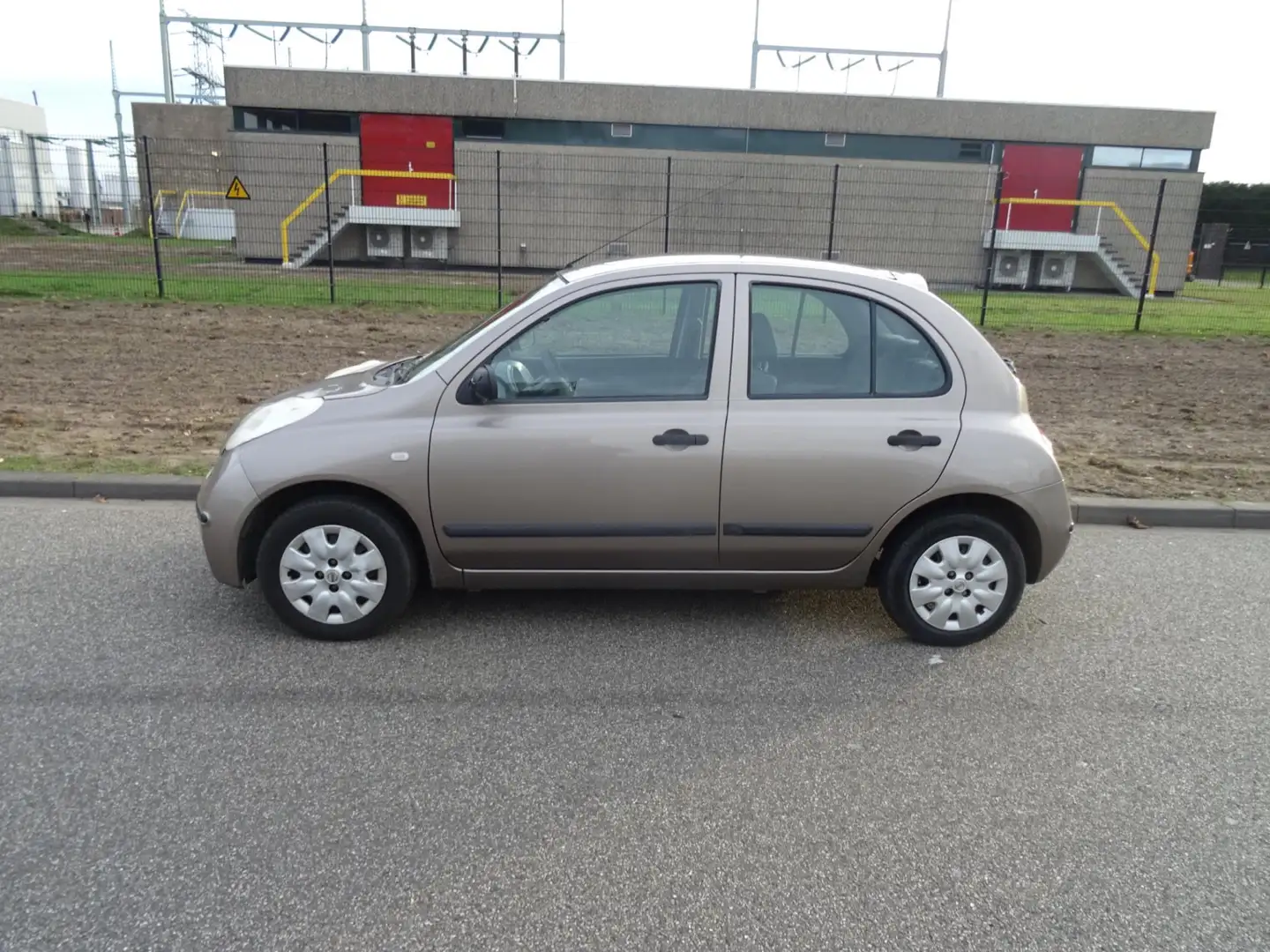Nissan Micra 1.2 Visia Brown - 2