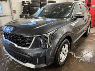 !LX! HEATED SEATS! CLIMATE CONTROL! 7 PASSENGER!