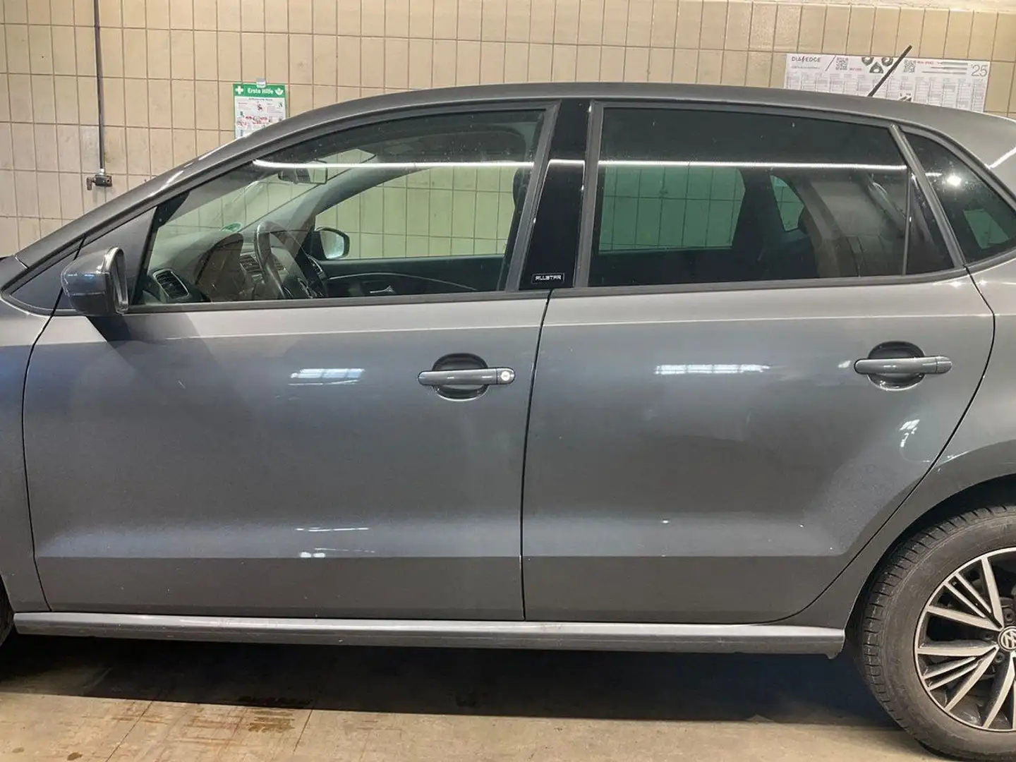 Volkswagen Polo Polo+1.2+TSI+Blue+Motion+TechnologyAllstar Grau - 1