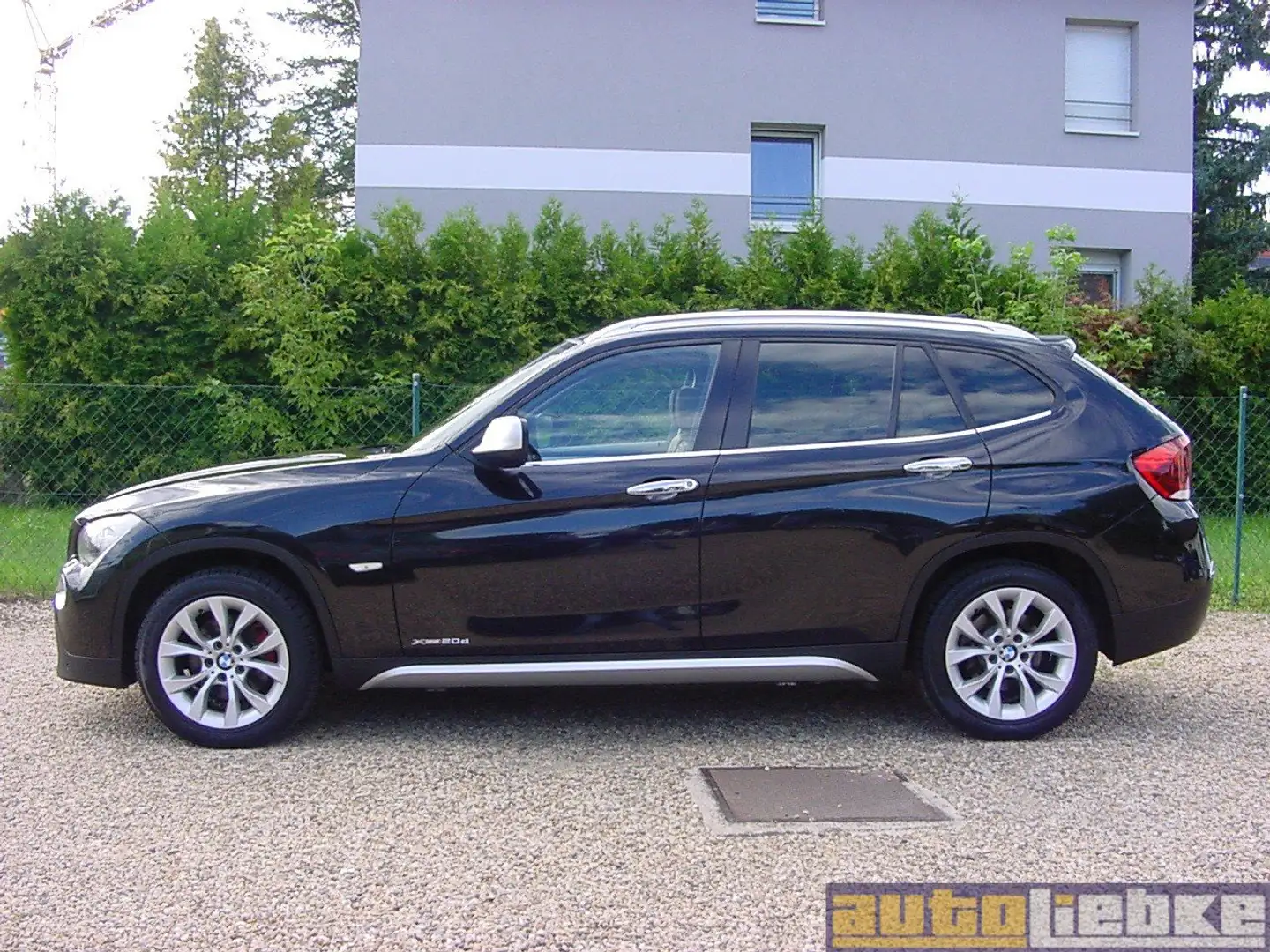 BMW X1 xDrive20d NAVI,XEN,PANO,SHZ,PDC,BT,X-LINE,LEDER Noir - 2