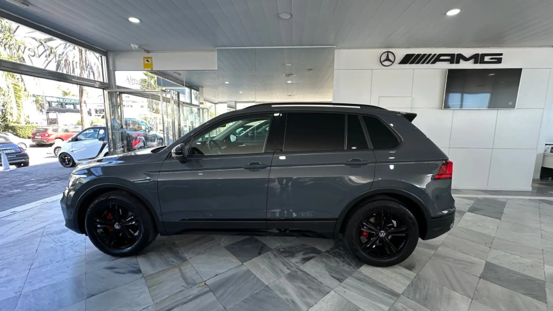 Volkswagen Tiguan 1.5 TSI Urban Sport DSG 110kW Gris - 2