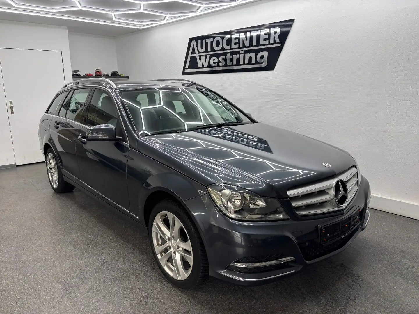 Mercedes-Benz C 180 T CGI Automatik*Avantgarde*Leder*Navi*AHK Grau - 1