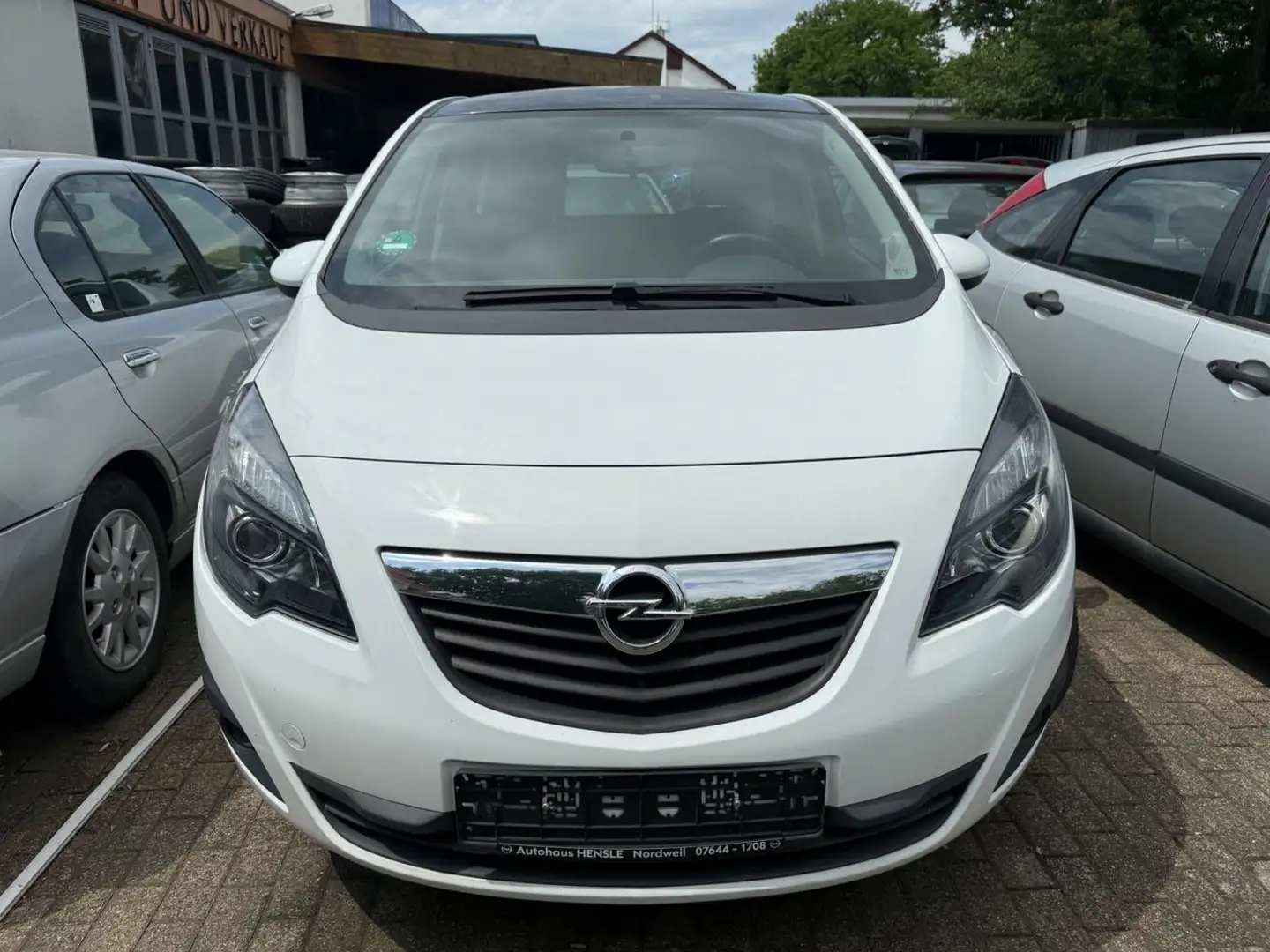 Opel Meriva B Design Edition 1,4 Liter , Motor Defekt Weiß - 1