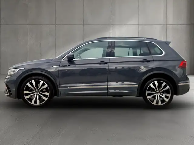 Volkswagen Tiguan view 3
