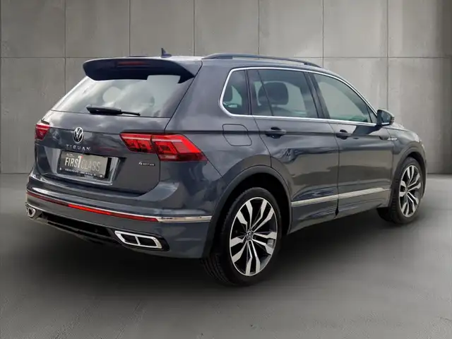 Volkswagen Tiguan view 4