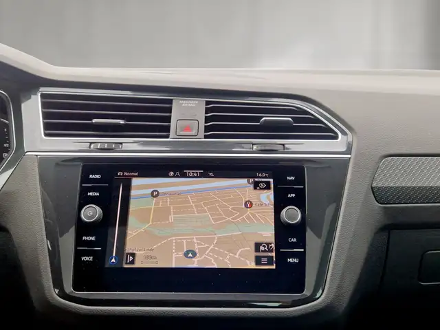 Volkswagen Tiguan view 12