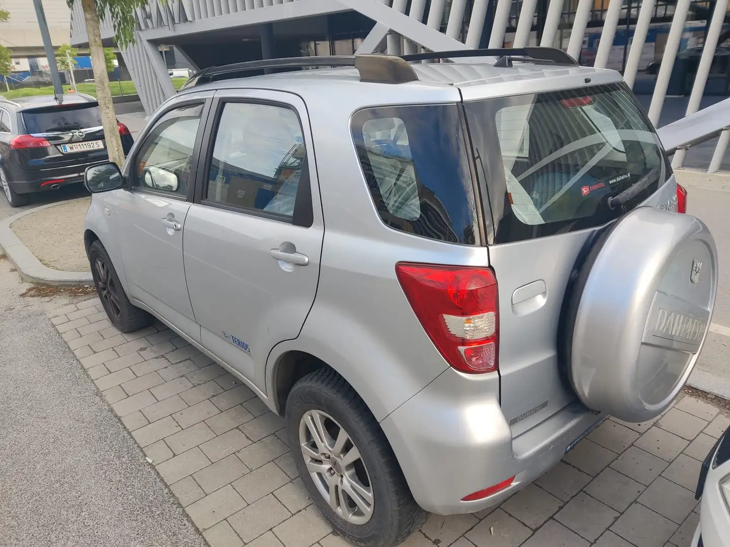 Daihatsu Terios LETZTE CHANCE - Terios 1,5 Top 2WD Aut. Top Silber - 1