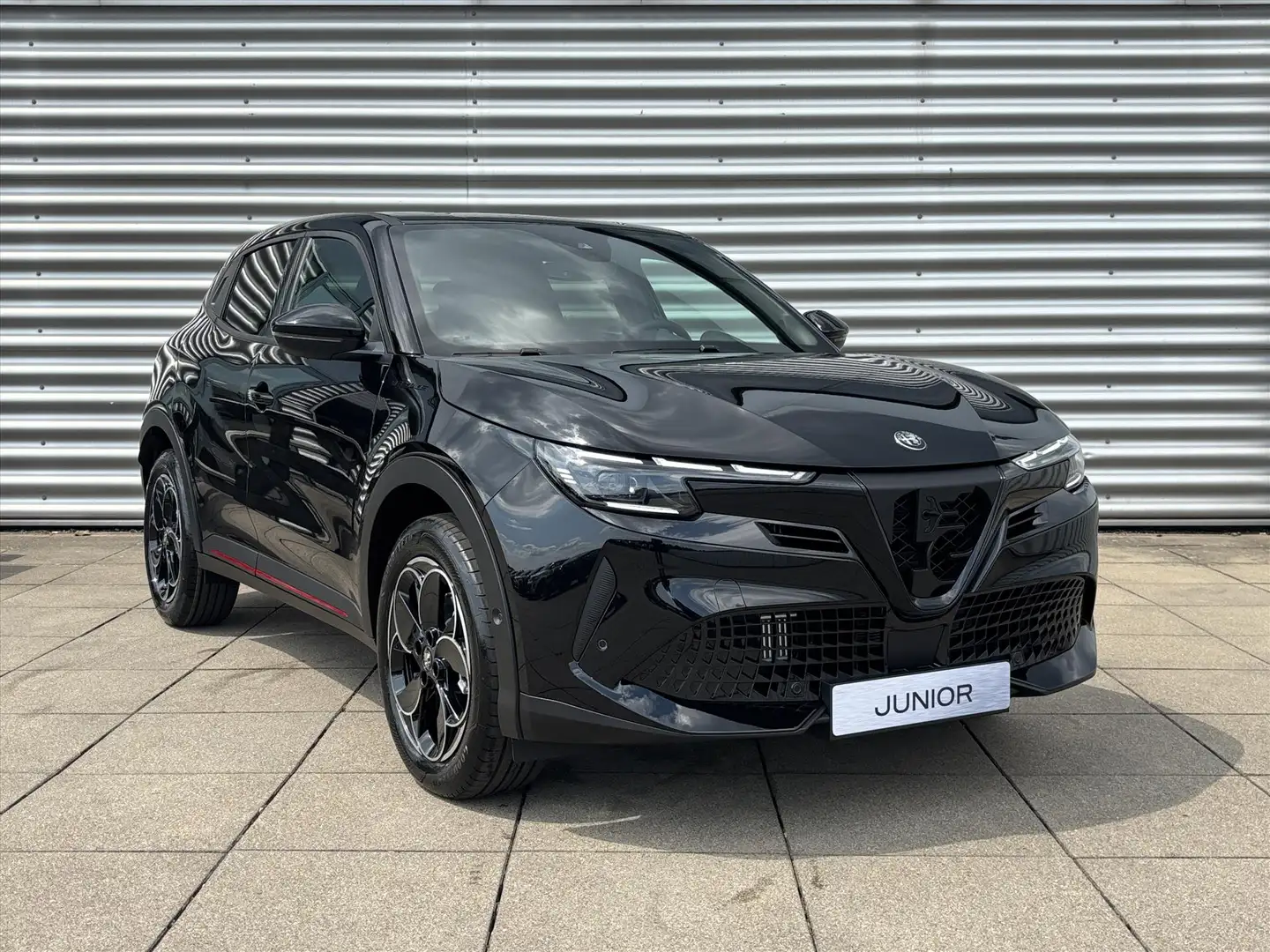 Alfa Romeo Junior 1.2 Turbo Hybrid 136pk eDCT6 Ibrida Speciale Uniek Noir - 2