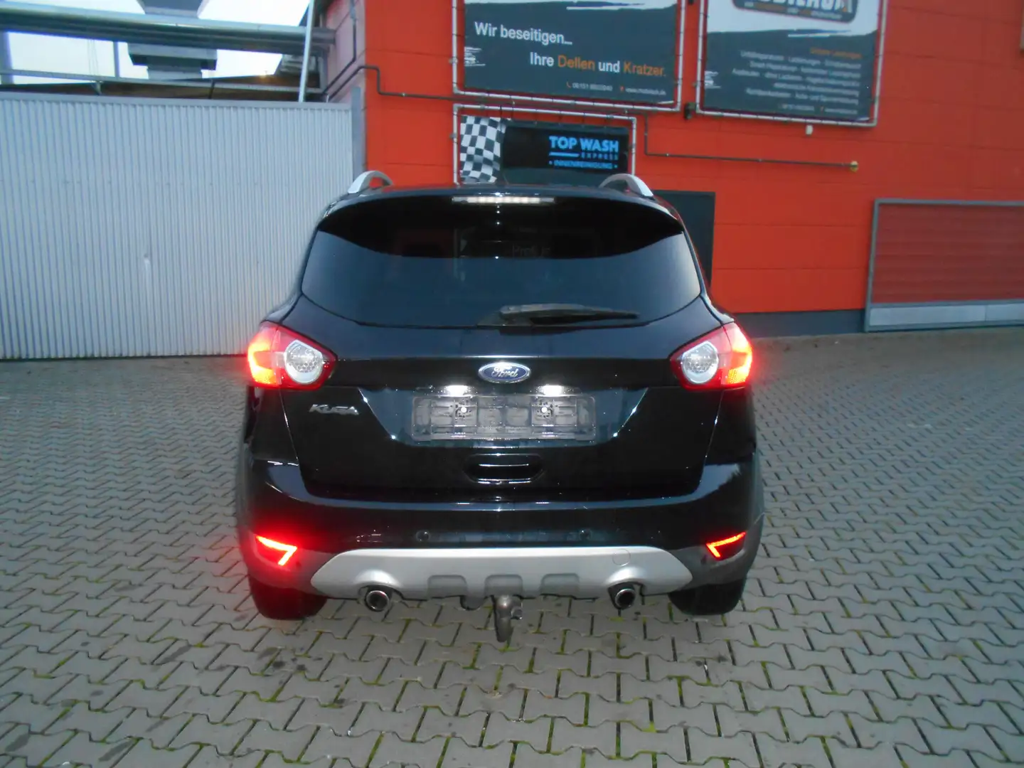 Ford Kuga Titanium/KLIMA/VOLLEDER/ NAVI Schwarz - 2