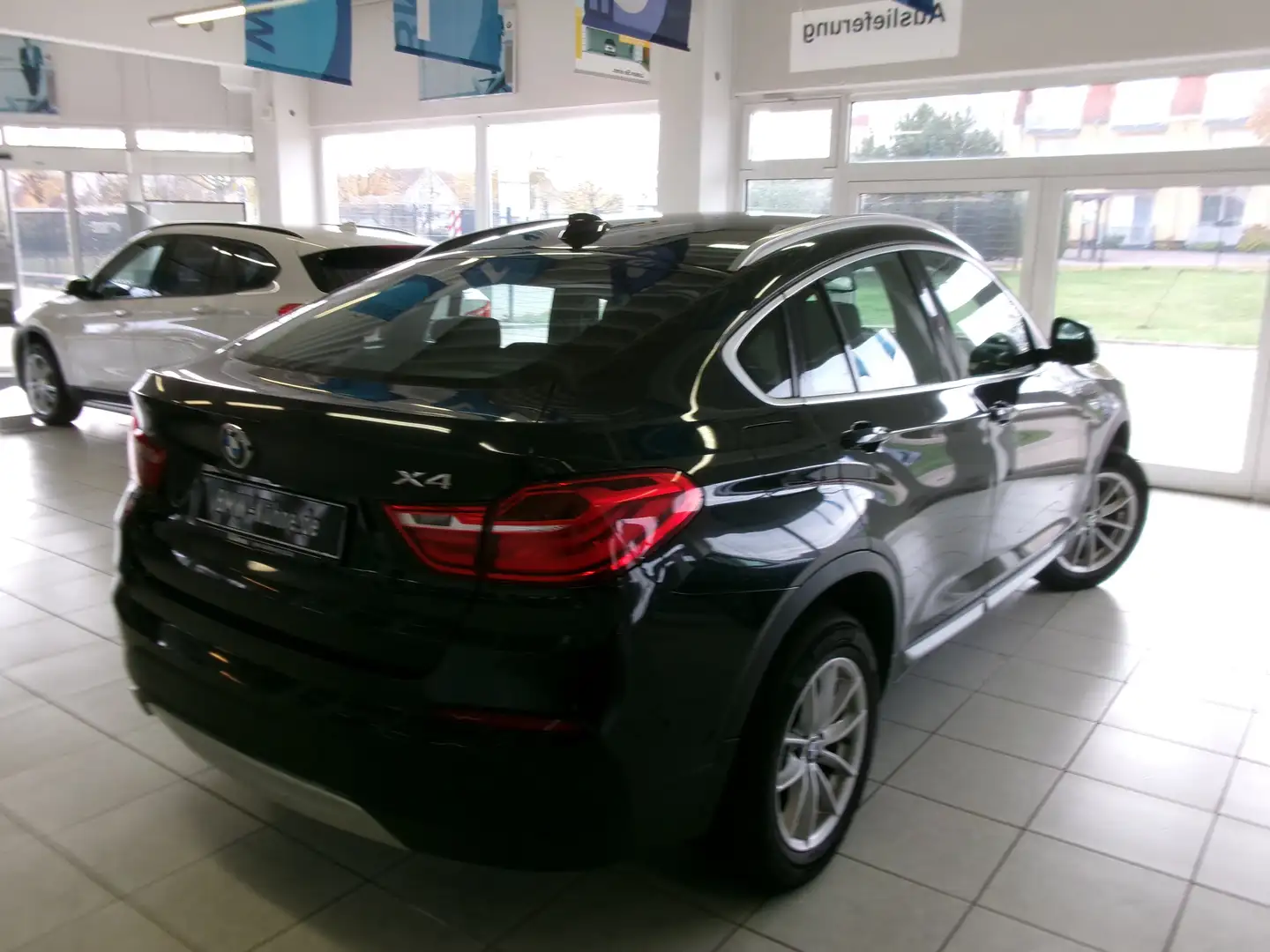 BMW X4 xDrive20dxLine Navi RFK LED SRA FLA USB CD EU6 Schwarz - 2