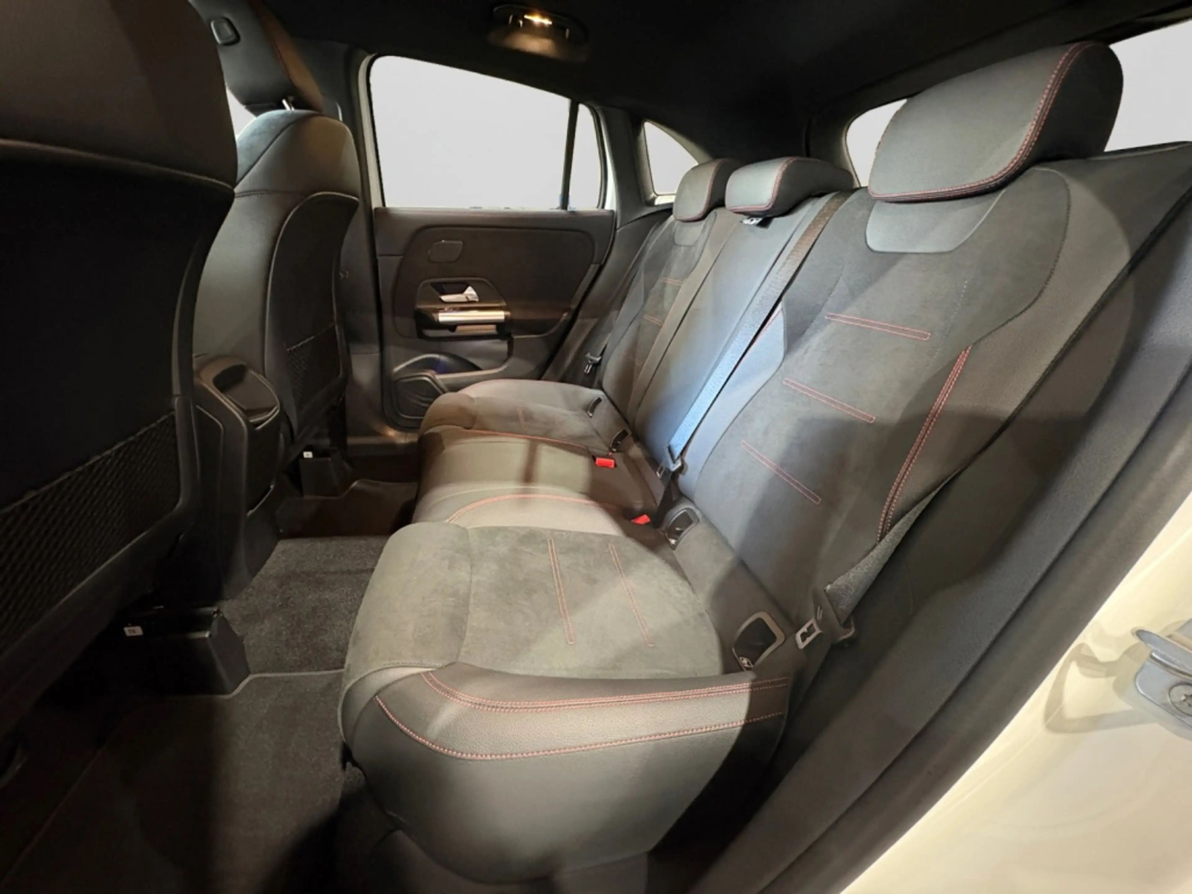Mercedes-Benz GLA 220 d 4MATIC AMG|MBEAM|NIGHT|AMBIENTE|MBUX — photo 14
