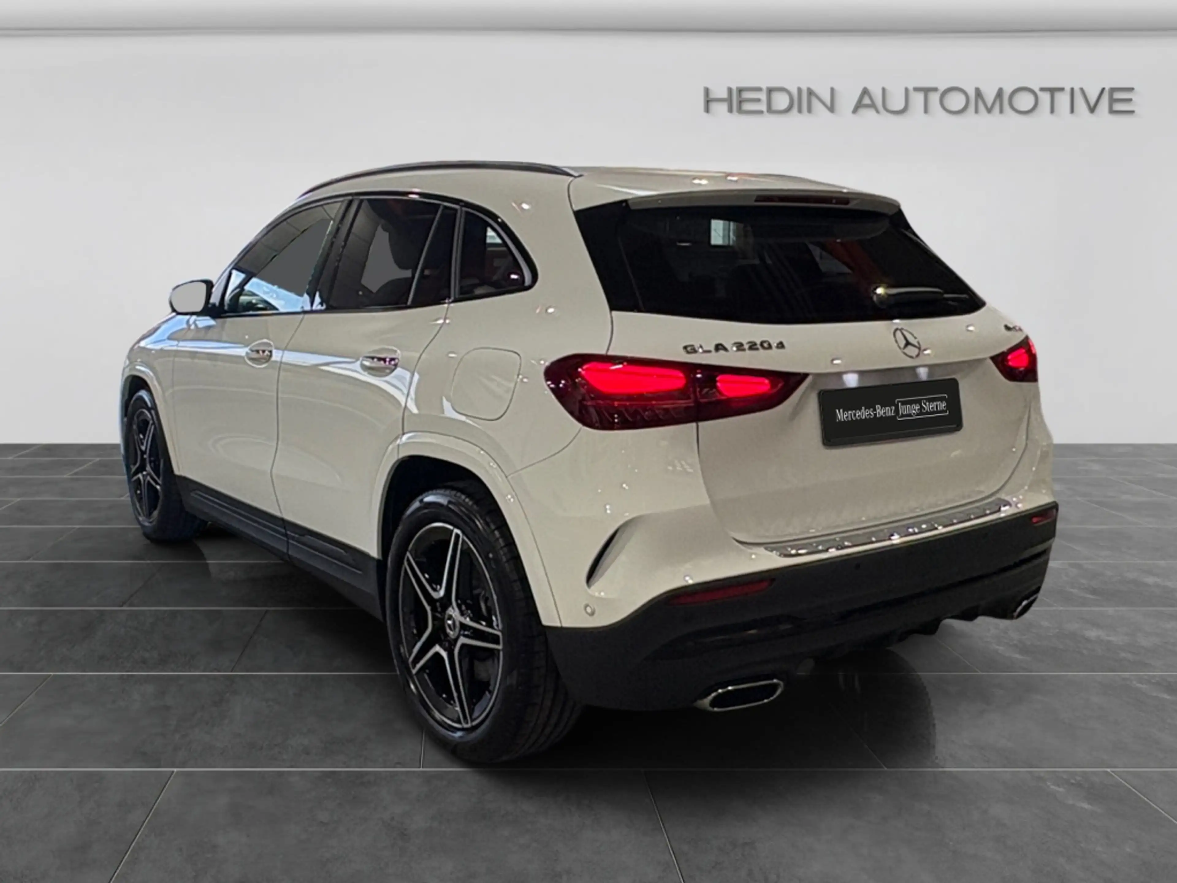 Mercedes-Benz GLA 220 d 4MATIC AMG|MBEAM|NIGHT|AMBIENTE|MBUX — photo 4