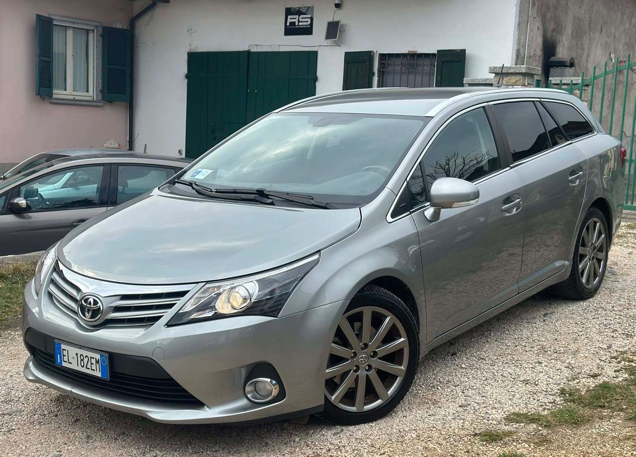 Toyota Avensis Avensis 2.2 D-4D Wagon Lounge