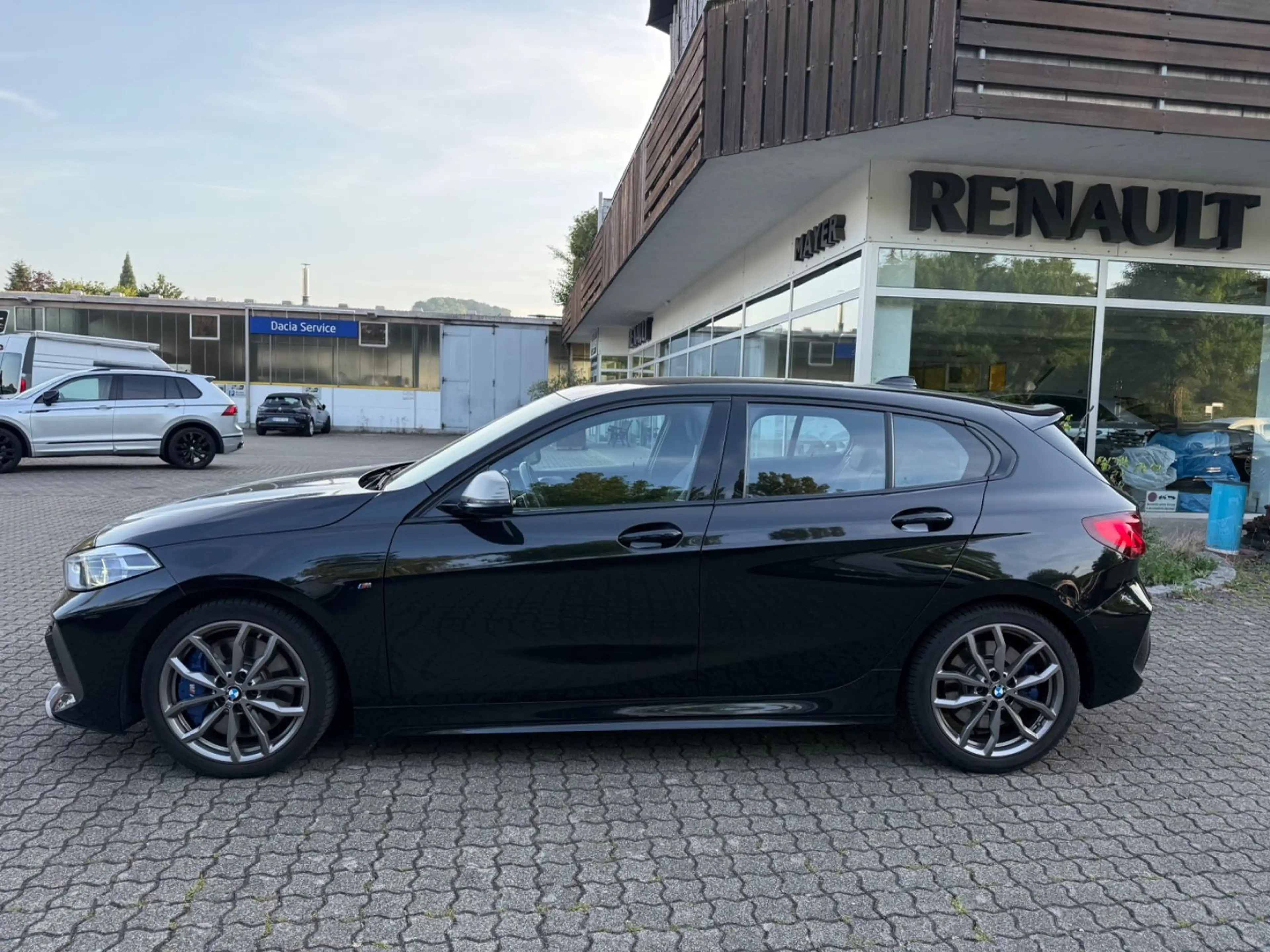 BMW 135 i xDrive*NAVI*LED*EU6dT* — photo 3