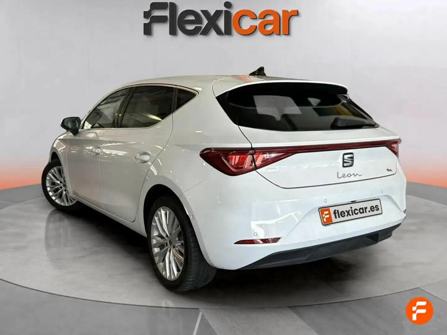 SEAT Leon 1.5 eTSI 110kW DSG-7 S&S Xcellence Blanco - 2