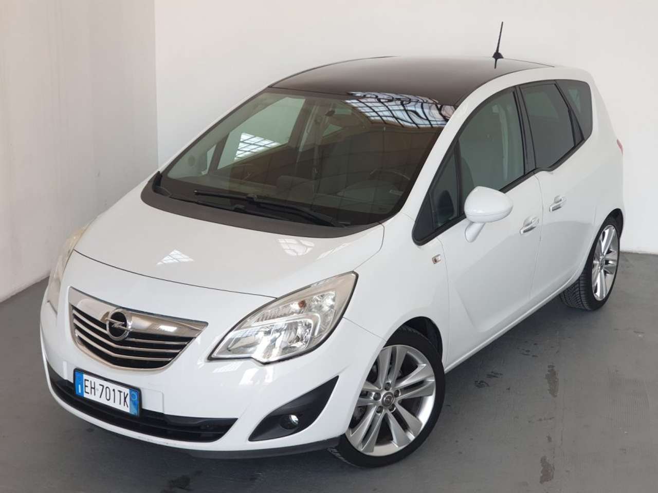 Opel Meriva 1.4 100CV Cosmo tetto panorama NEOPATENTATI