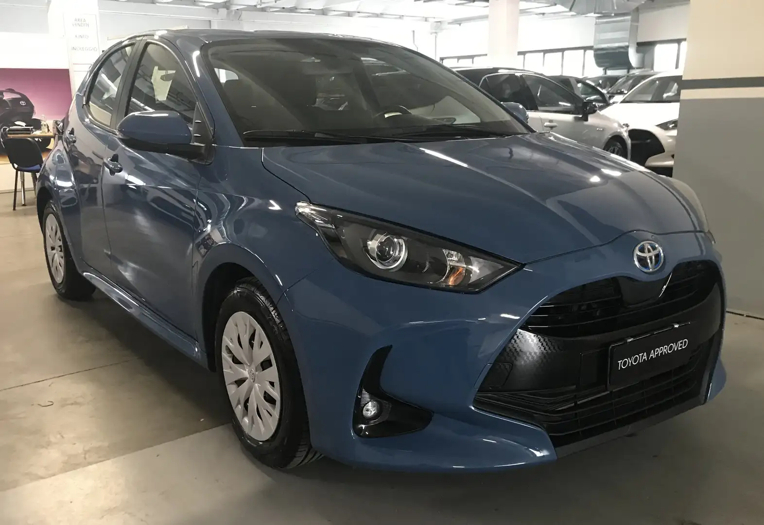 Toyota Yaris Yaris 1.5h Active Blu/Azzurro - 1