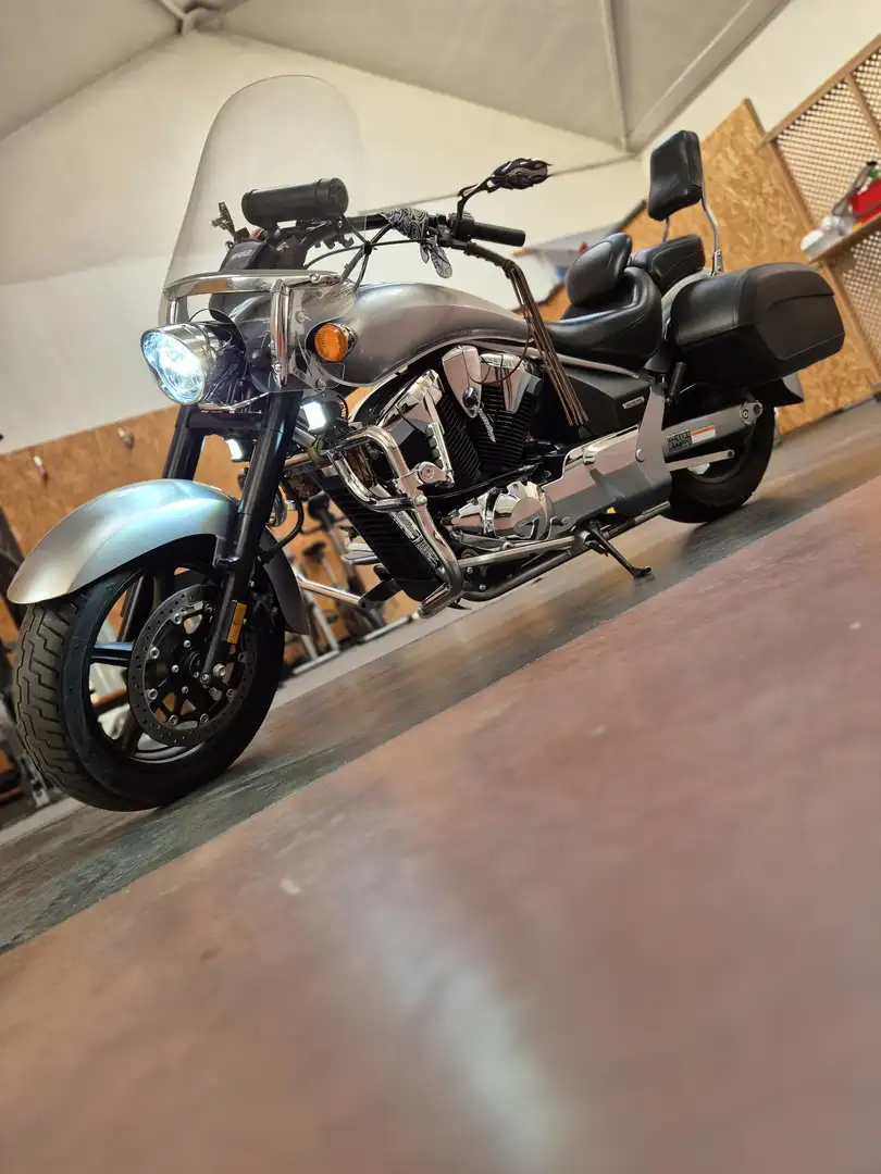Honda VT 1300 HONDA SABRE VT 1300CT Argintiu - 1