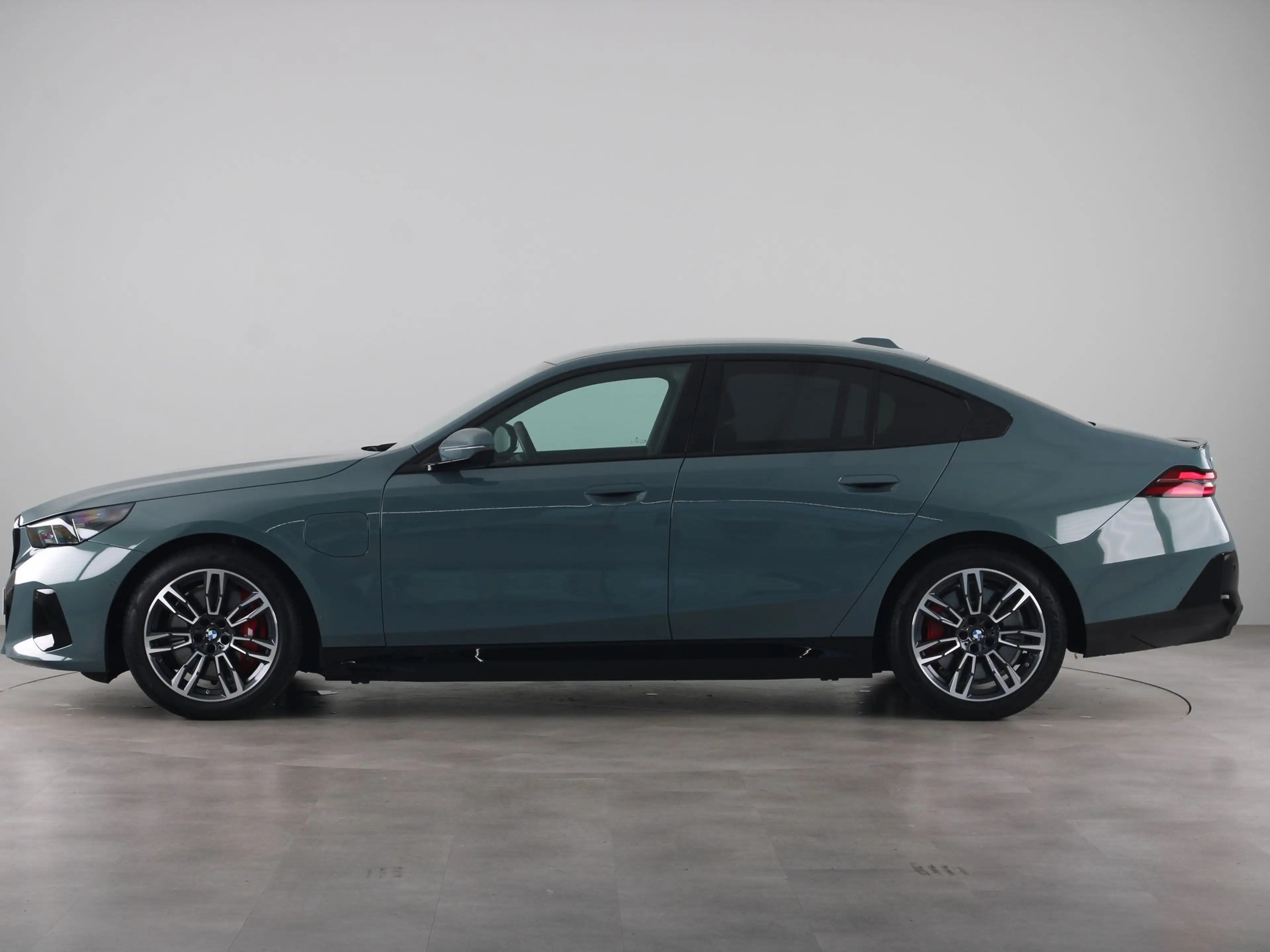 BMW 550 5 Serie 550e Touring xDrive — photo 14