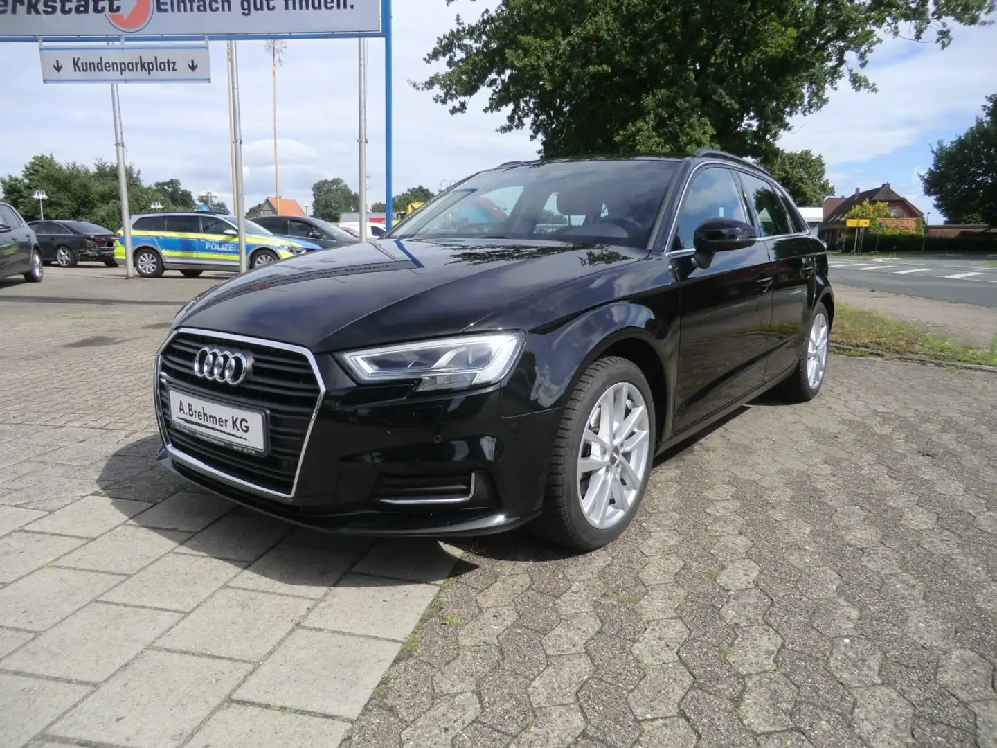 Audi A3 1.5 TFSI  Sportback design AHK NAVI SHZ RFK GRA AP Schwarz - 2