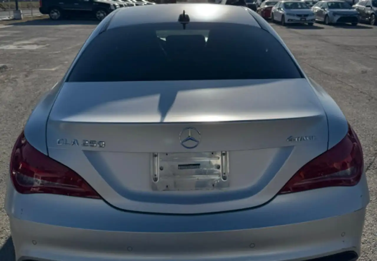 Mercedes-Benz CLA снимка Mercedes-Benz CLA