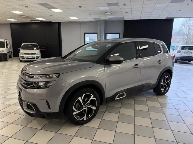 Citroen C5 Aircross view 2