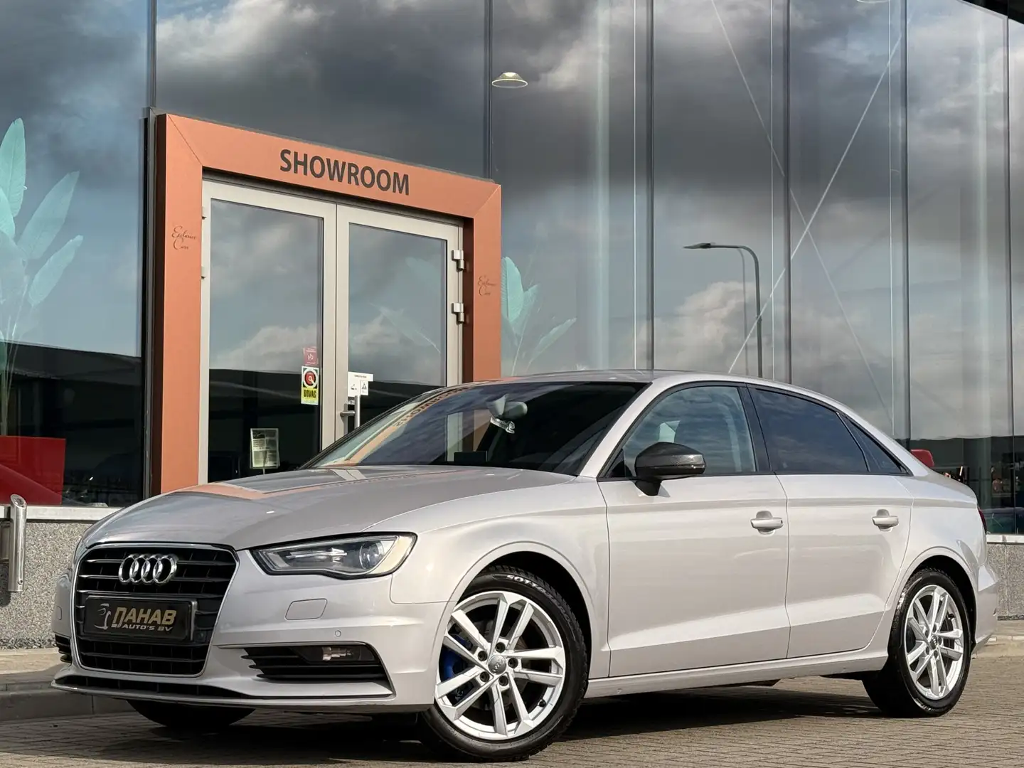 Audi A3 Limousine 1.4 TFSI Ambiente Pro Line | Stoelverwar Silber - 1
