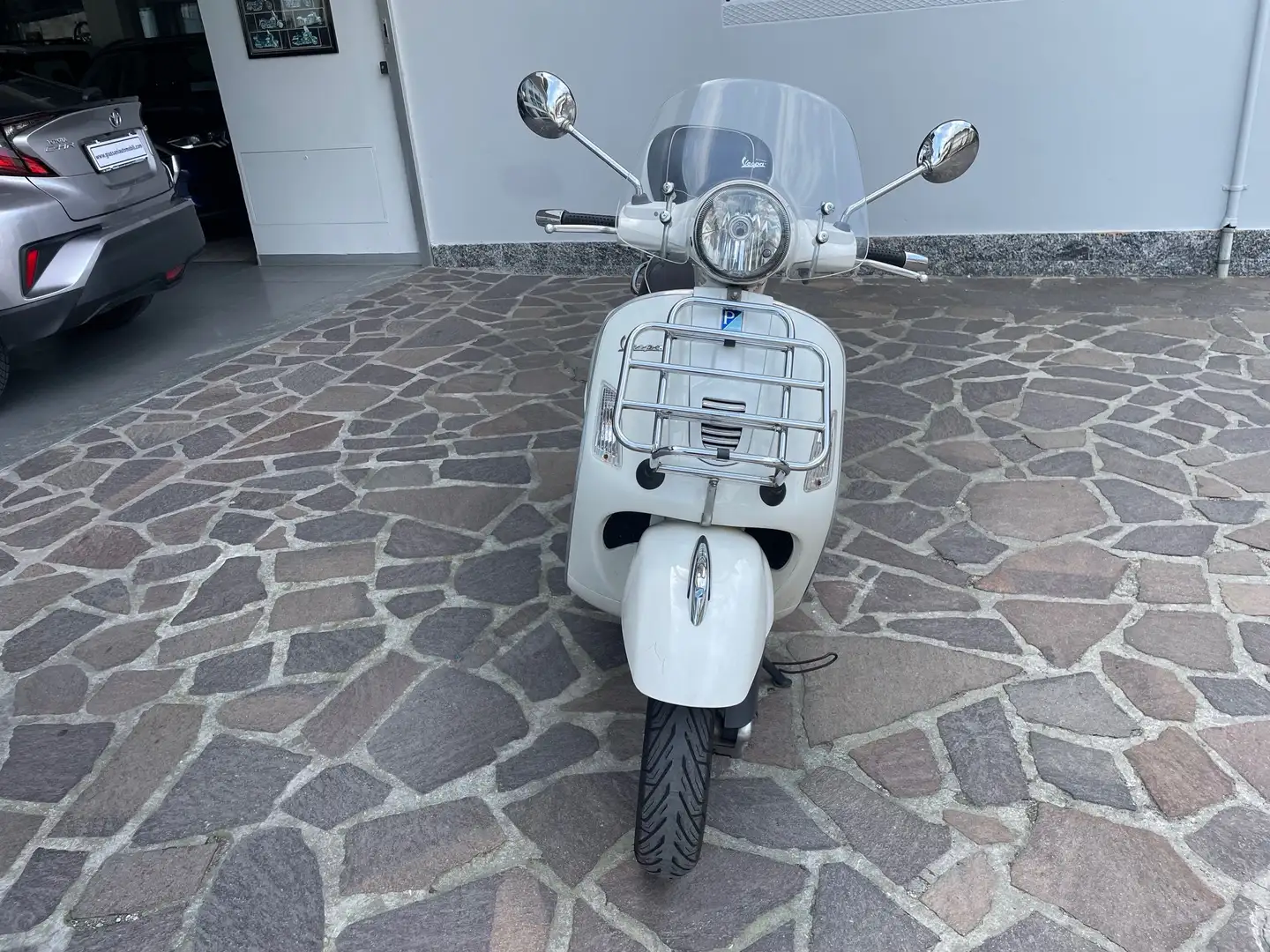 Vespa GTS 300 ie UNICO PROPRIETARIO BELLISSIMA Bianco - 2