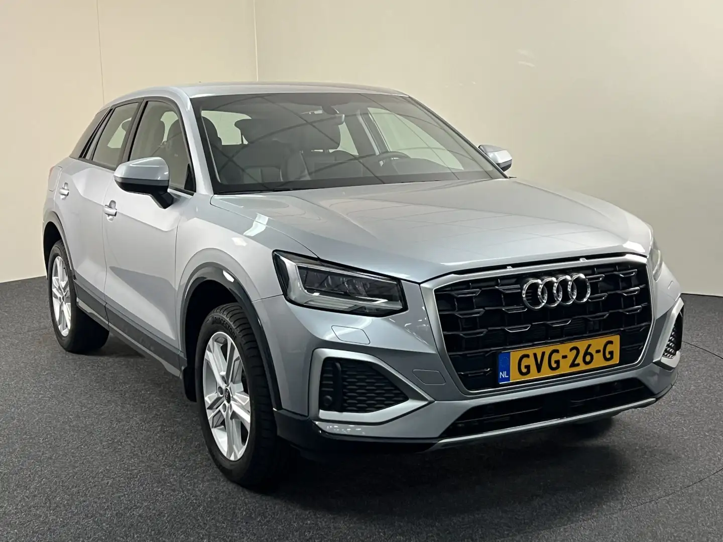 Audi Q2 35 TFSI 150 PK Pro Line S Tronic Camera / Standkac Grijs - 2