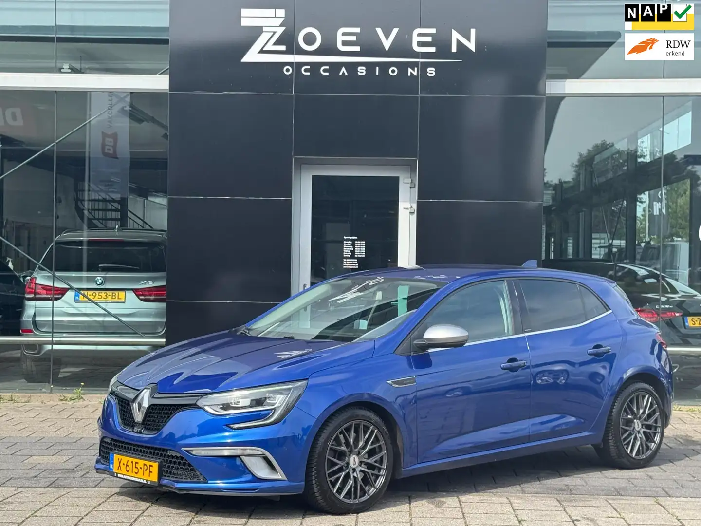 Renault Megane 1.6 TCe GT Blauw - 1