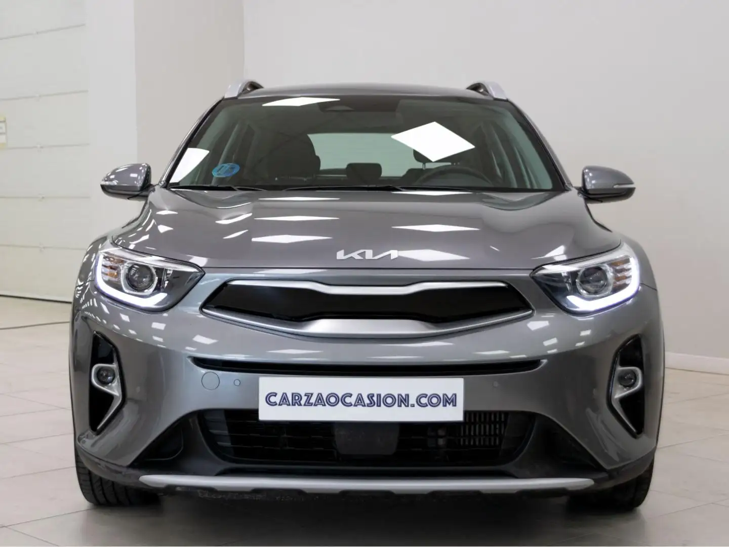 Kia Stonic 1.0 T-GDi MHEV Drive 100 Gris - 2