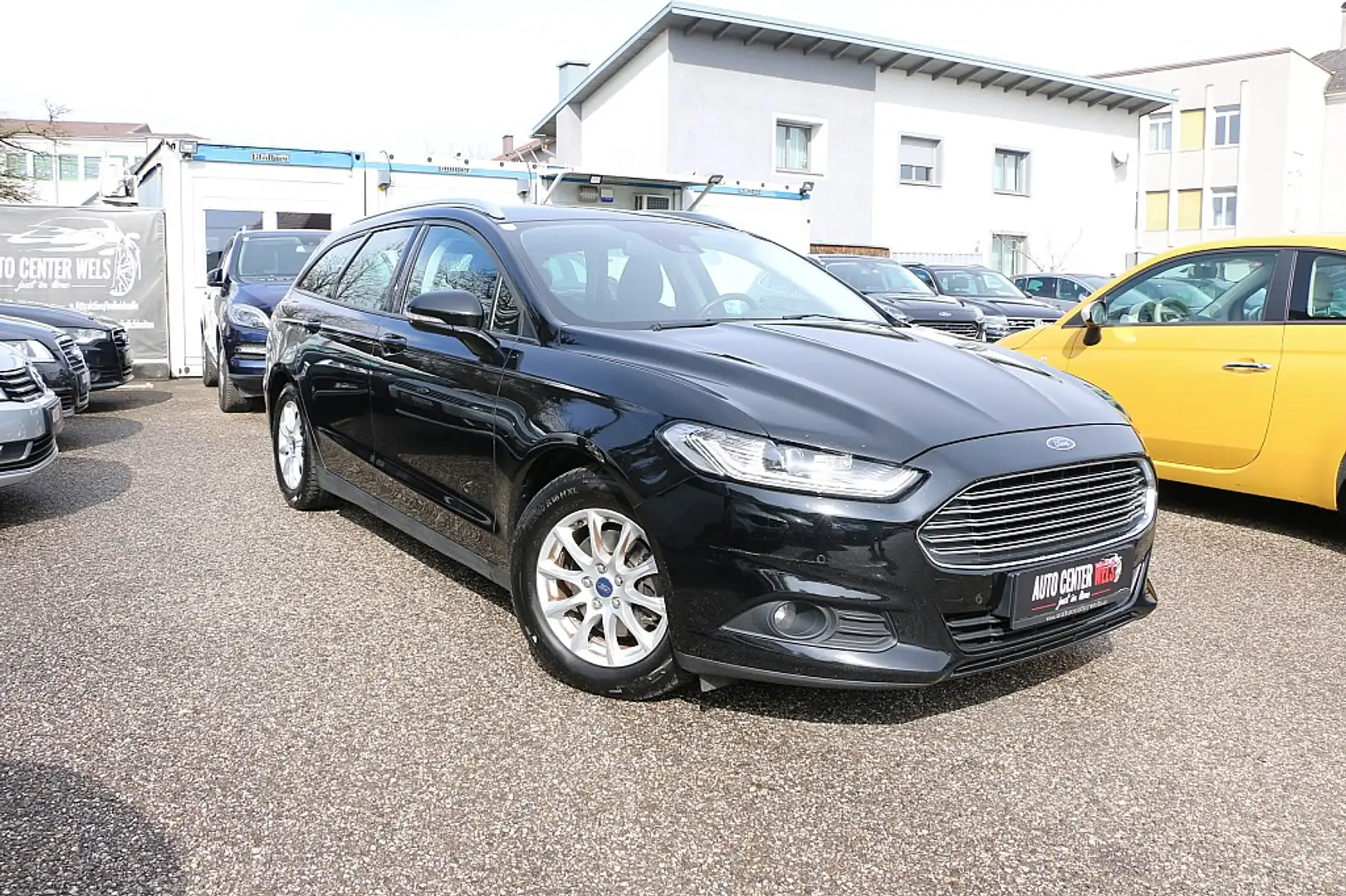 Ford Mondeo Business Plus 2,0 TDCi Schwarz - 1