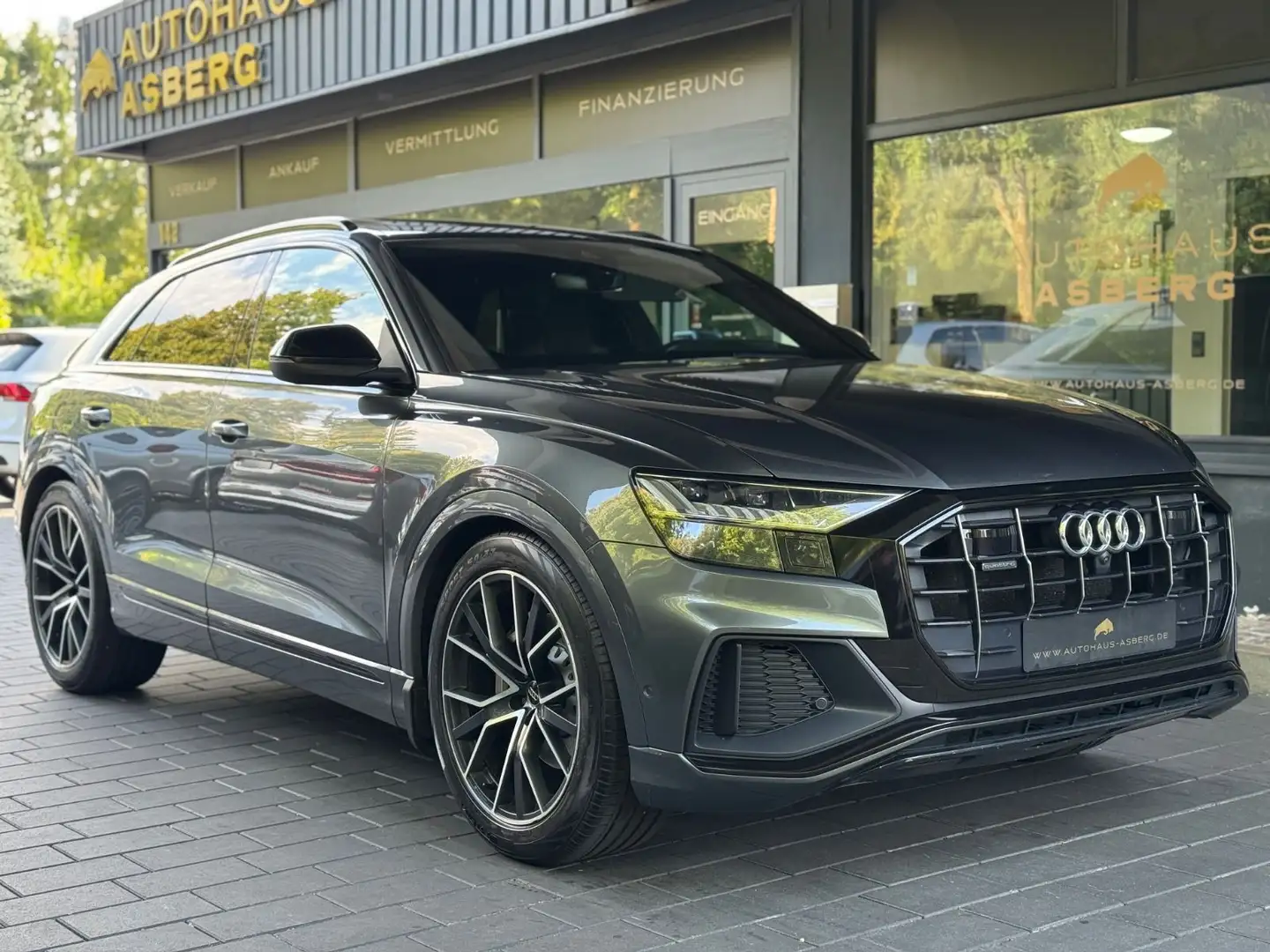 Audi Q8 50 TDI qu.S LINE/MATRIX/PANO/LUFT/22"/AHK/STH Grau - 1