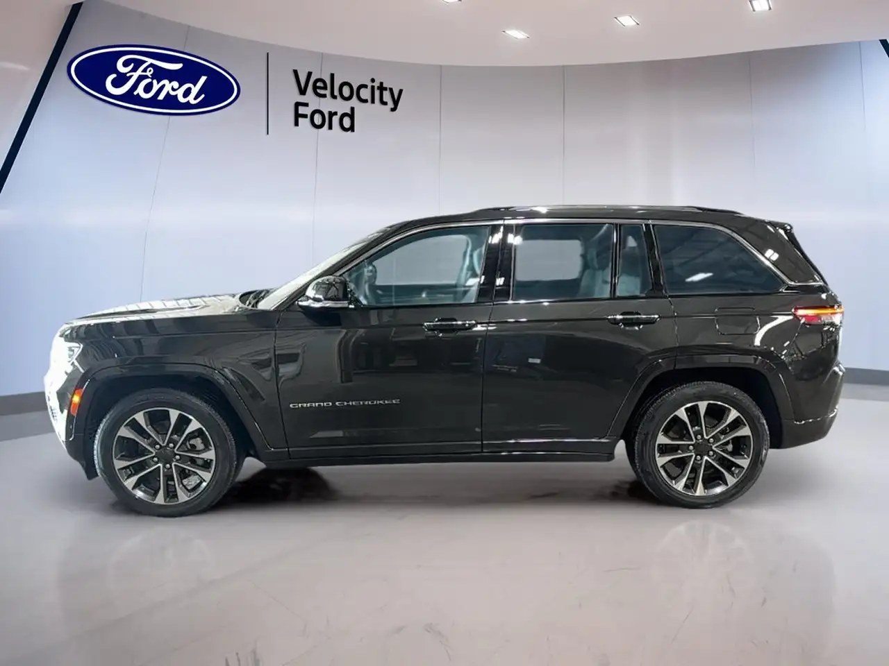 Jeep Grand Cherokee снимка Jeep Grand Cherokee