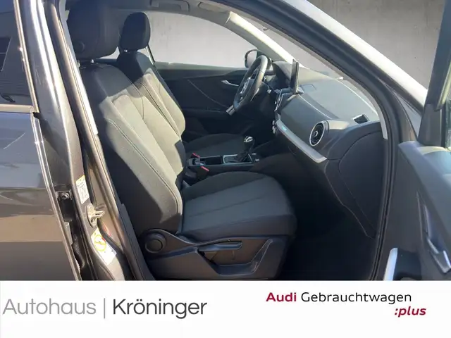 Audi Q2 view 9