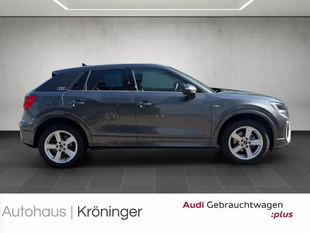 Audi Q2 view 4