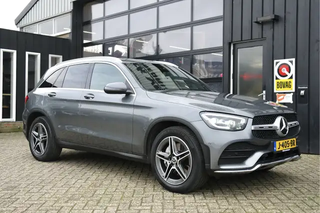 Mercedes-Benz GLC 200 Premium AMG | Dealer onderhouden | NL-Auto | Carpl