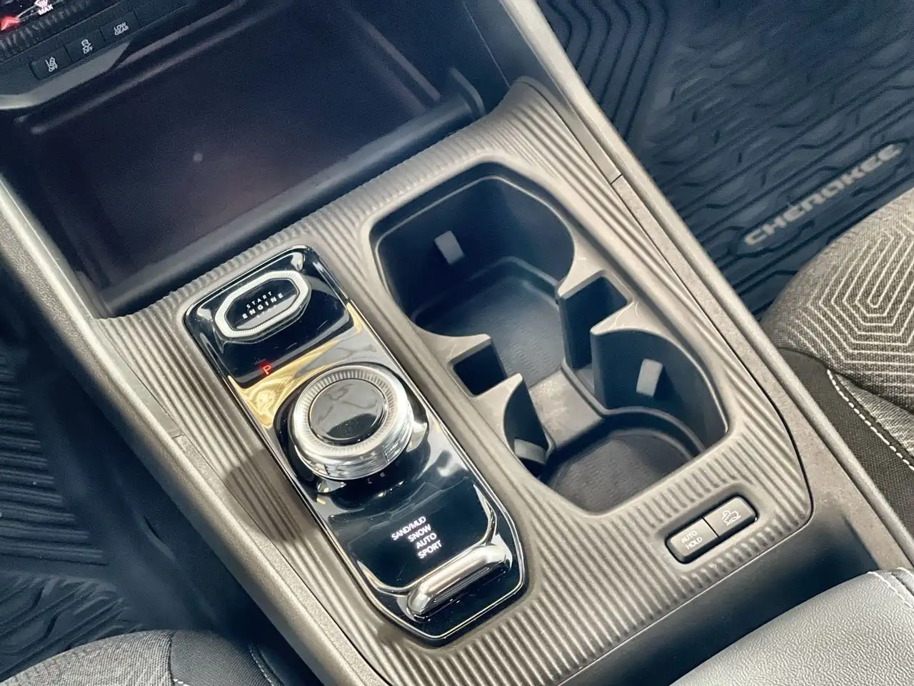 Jeep Cherokee снимка Jeep Cherokee