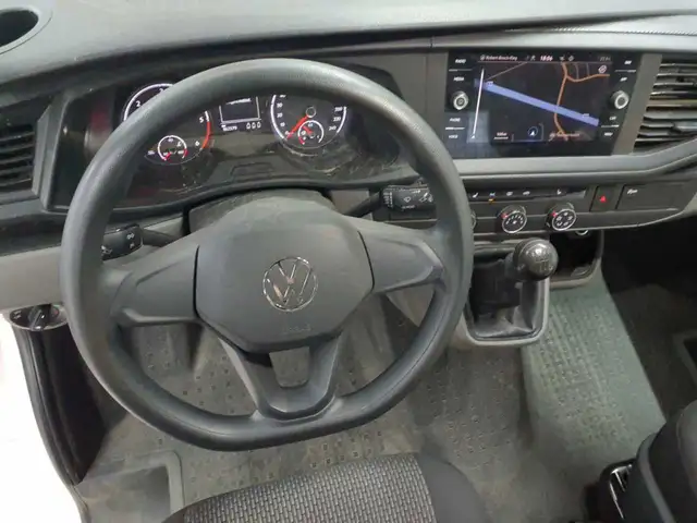 Volkswagen Transporter view 13