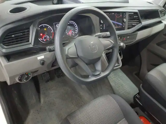 Volkswagen Transporter view 11