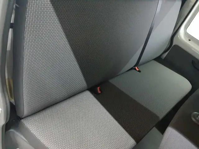 Volkswagen Transporter view 9