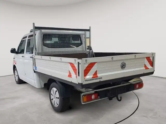 Volkswagen Transporter view 2