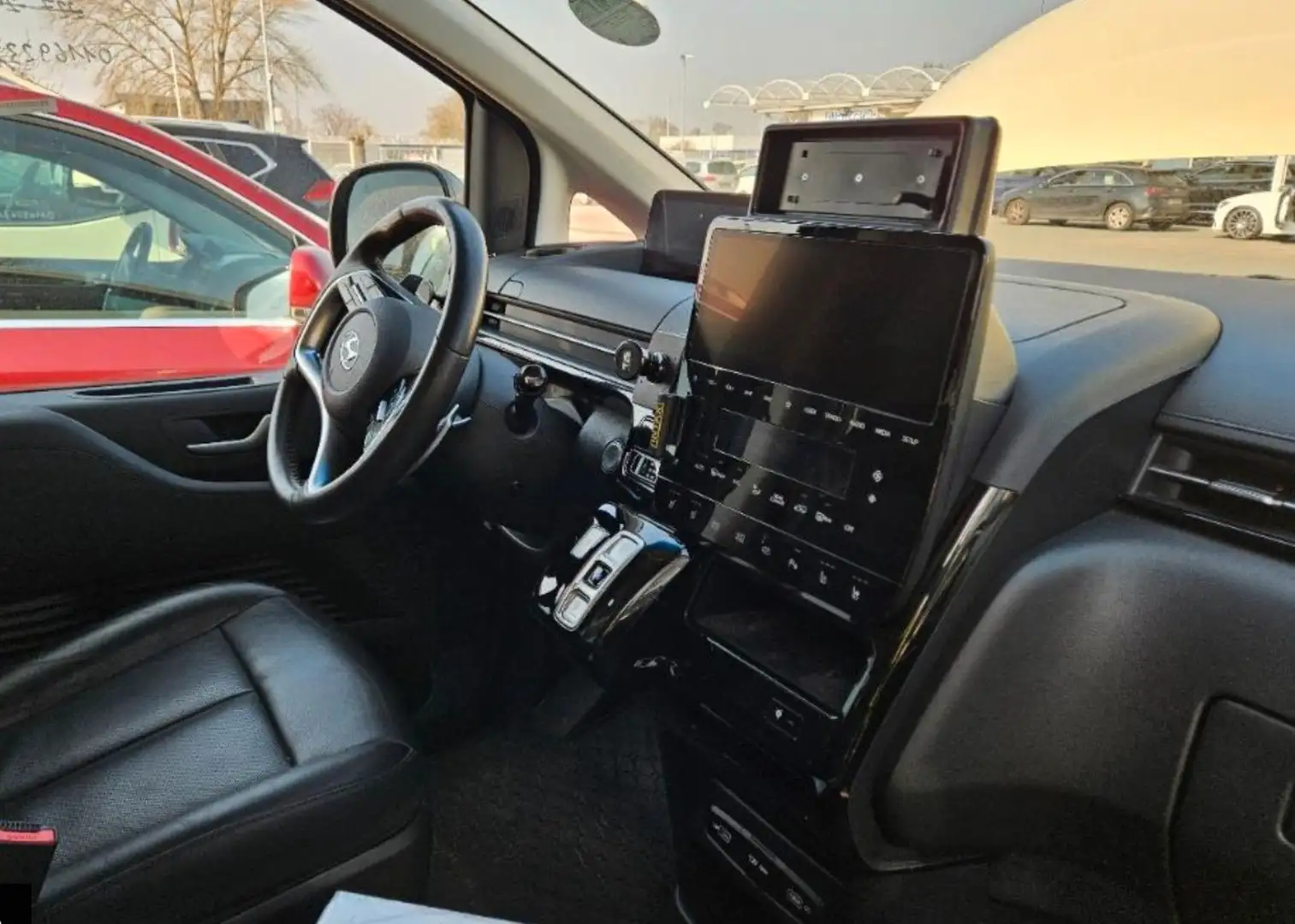 Hyundai STARIA Prime 4WD Noir - 2