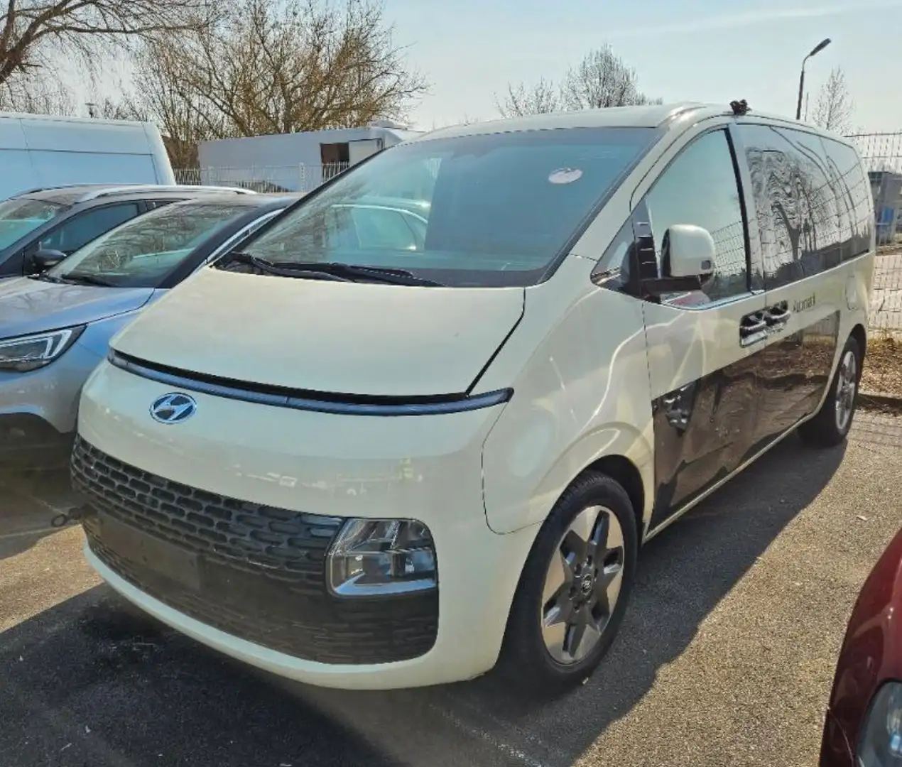 Hyundai STARIA Prime 4WD Noir - 1