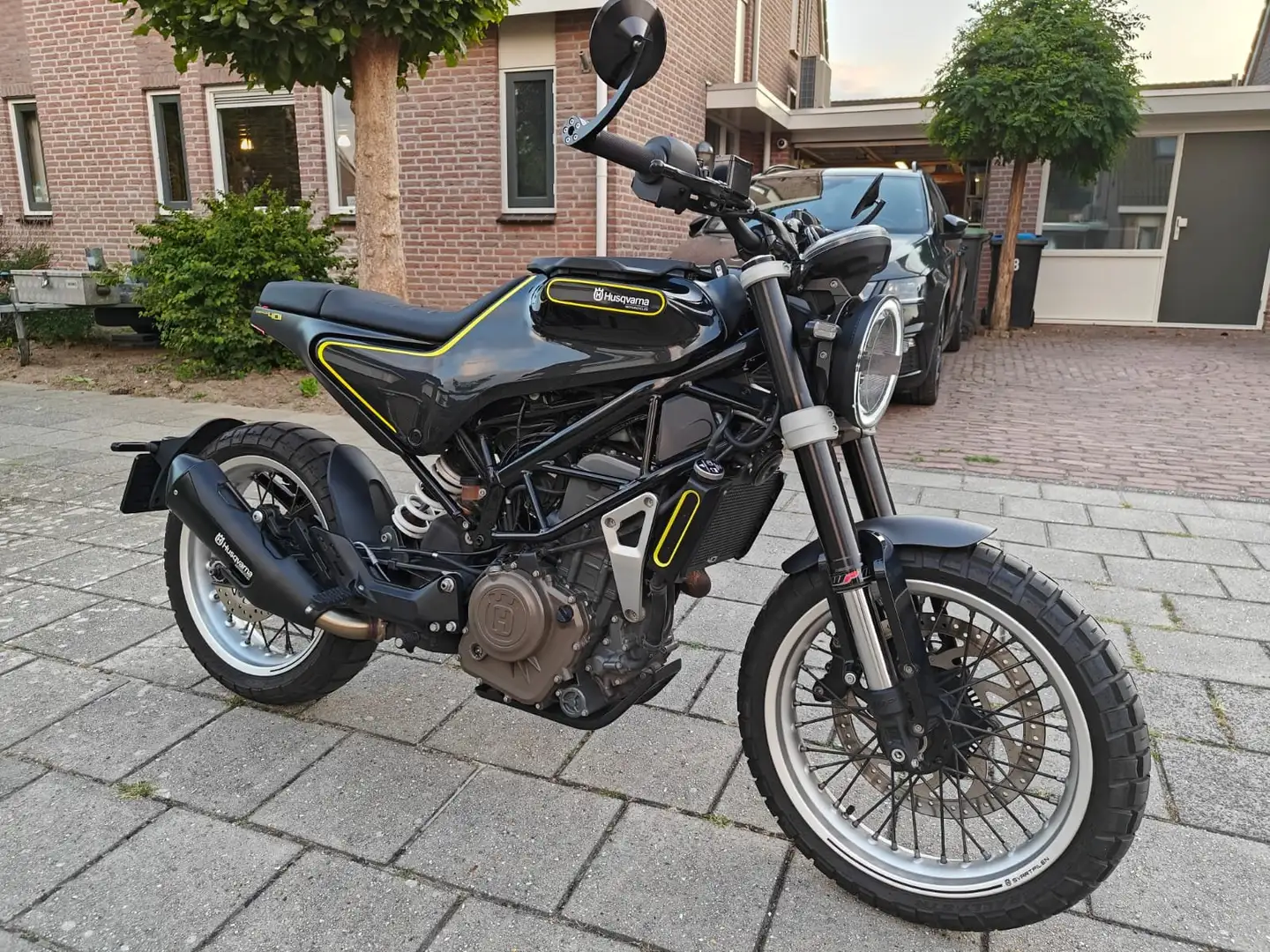 Husqvarna Svartpilen 401 Zwart - 1