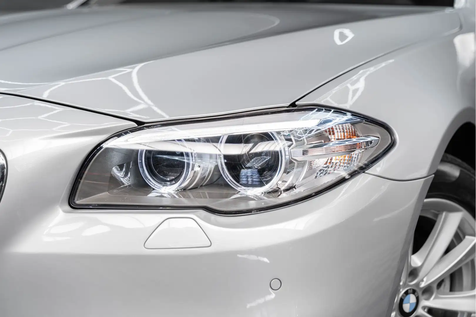 BMW 520 5-serie Touring 520i Executive | Ned. Auto | Autom Grijs - 2