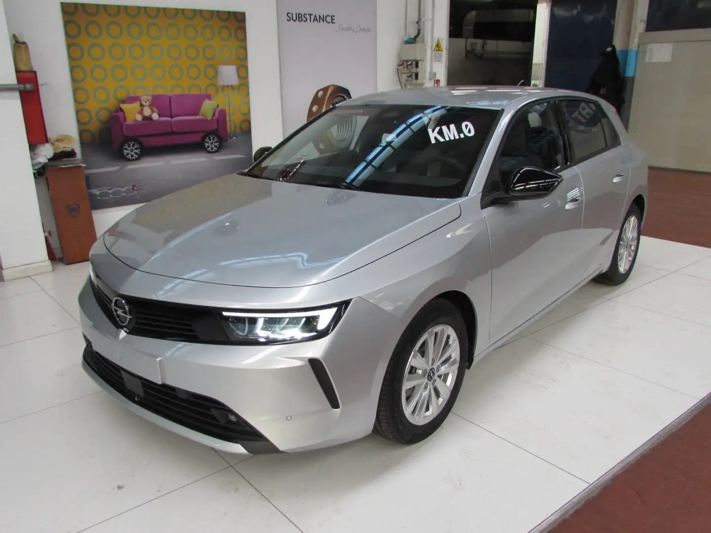 Opel Astra Astra 1.2 t Edition 110CV KM ZERO Plateado - 1